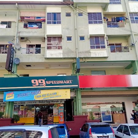 Oyo 90457 Borneo Eco-House Hashtag 12 Boutique Hotel كوتا كينابالو المظهر الخارجي الصورة