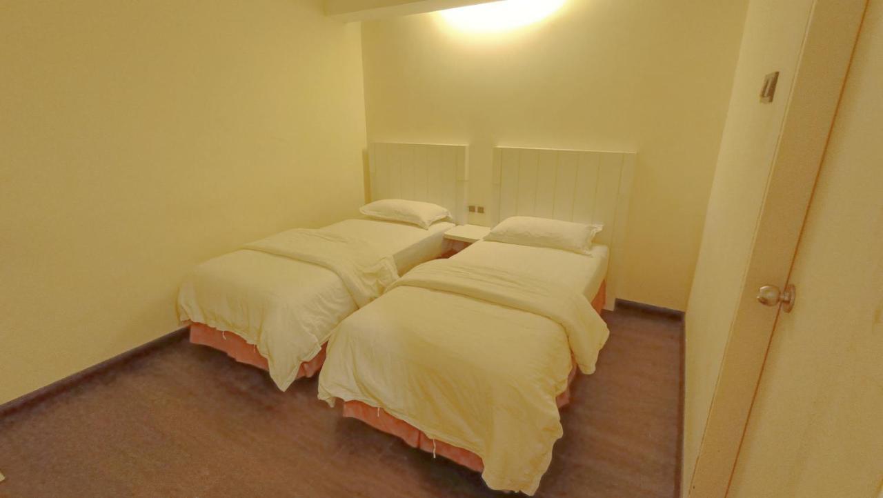 Oyo 90457 Borneo Eco-House Hashtag 12 Boutique Hotel كوتا كينابالو المظهر الخارجي الصورة