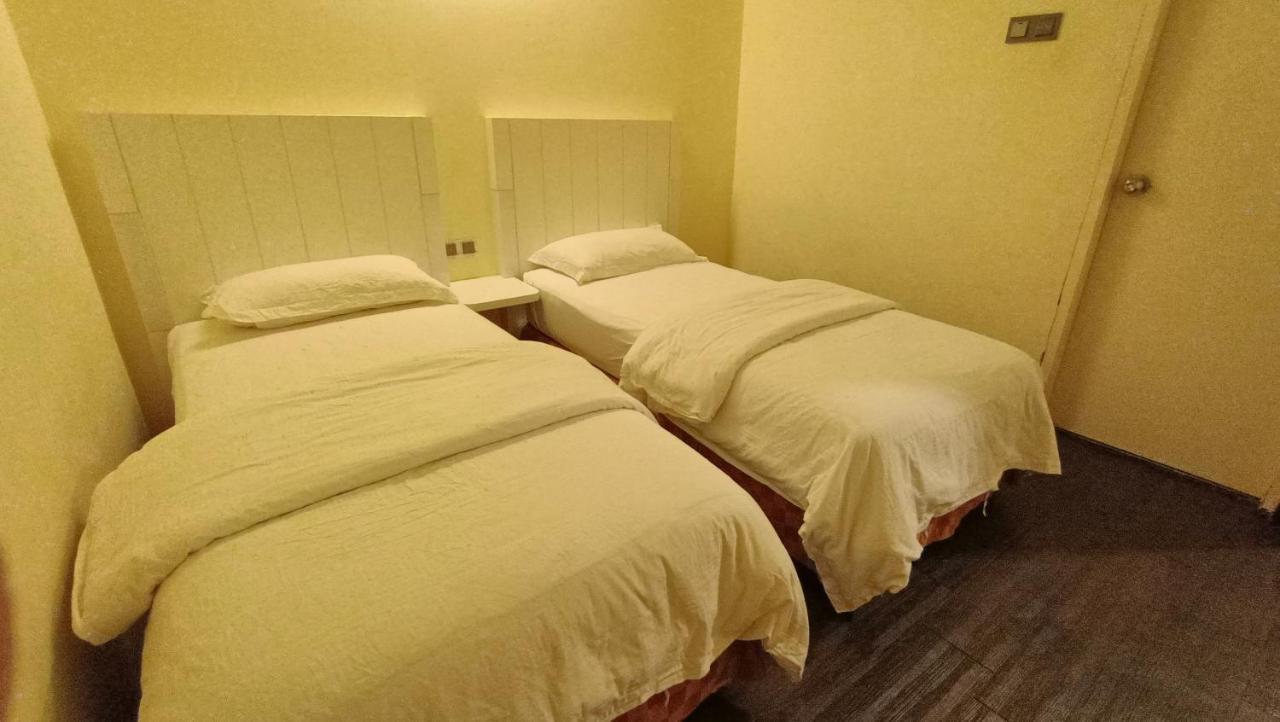Oyo 90457 Borneo Eco-House Hashtag 12 Boutique Hotel كوتا كينابالو المظهر الخارجي الصورة