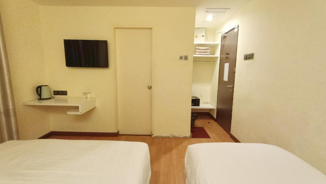 Oyo 90457 Borneo Eco-House Hashtag 12 Boutique Hotel كوتا كينابالو المظهر الخارجي الصورة